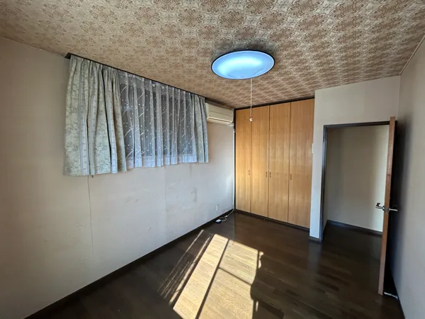 ２階洋室（南西側）