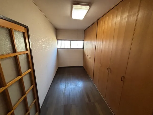 納戸（北西側）