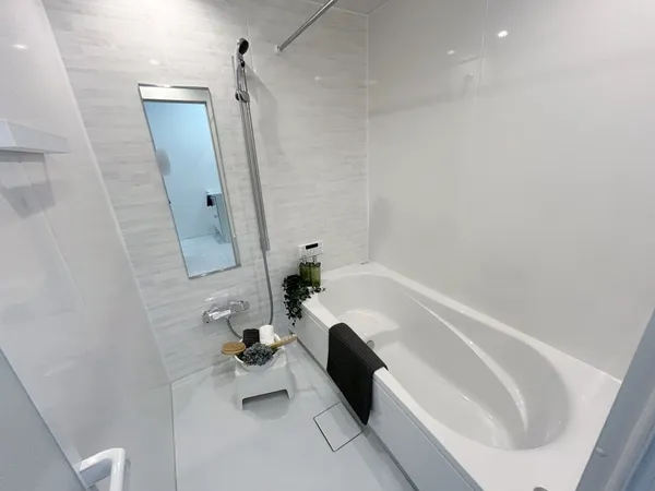 １坪タイプのユニットバス、浴室暖房換気乾燥機付き