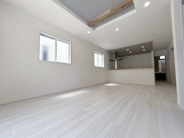 坂戸市泉町3丁目新築戸建2号棟 リビング