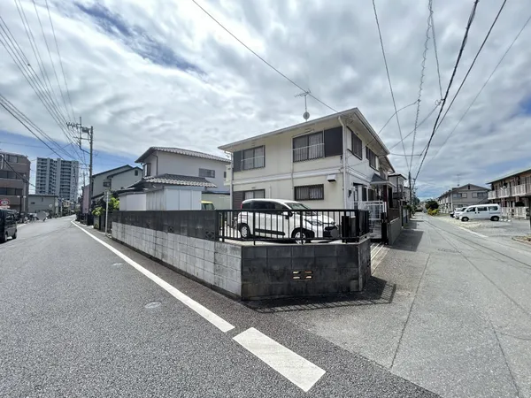 北西北東角地で開放的な立地