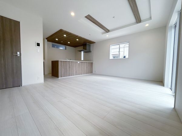 坂戸市千代田2丁目新築戸建 リビング