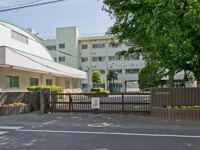 川越パークファミリア 川越市立富士見中学校(約260m) 川越市立富士見中学校(約260m)