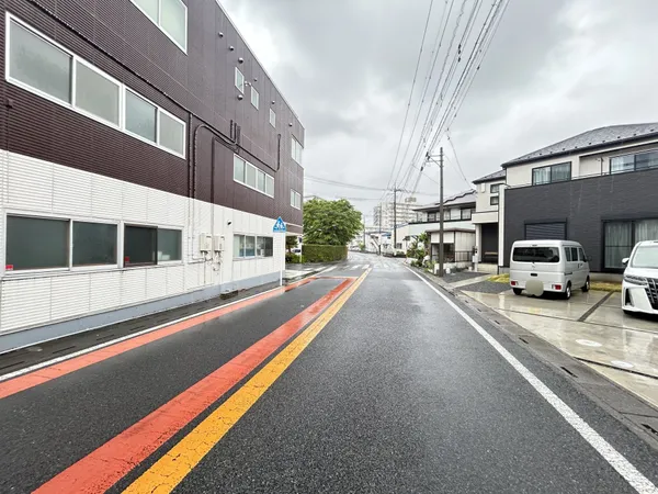 前面道路（北東側）