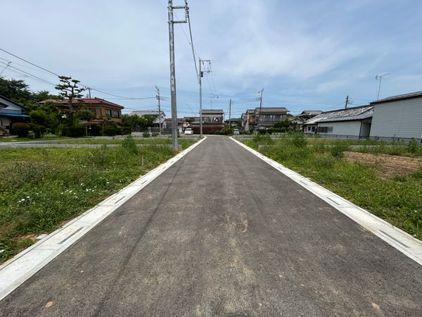 さいたま市岩槻区宮町1丁目 B区画 前面道路含む外観 さいたま市岩槻区宮町1丁目 B区画 前面道路含む外観