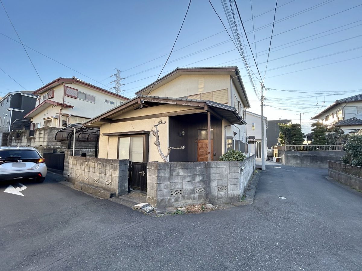 前面道路含む外観