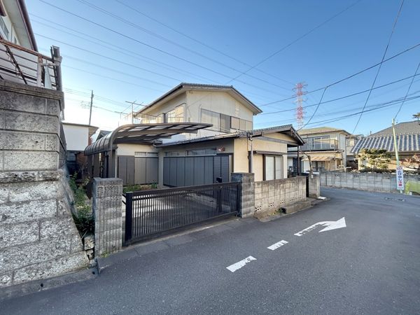 前面道路含む外観