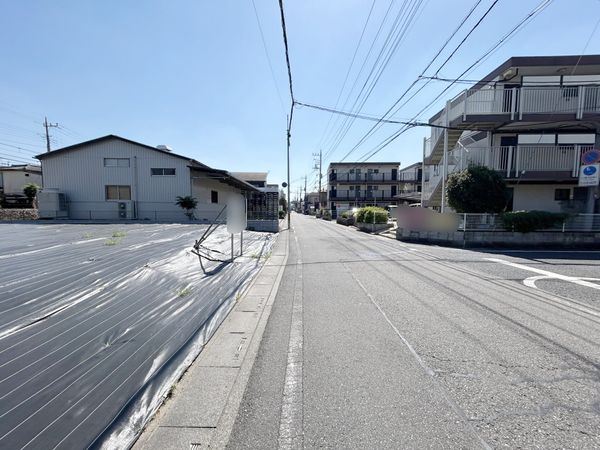 前面道路含む外観