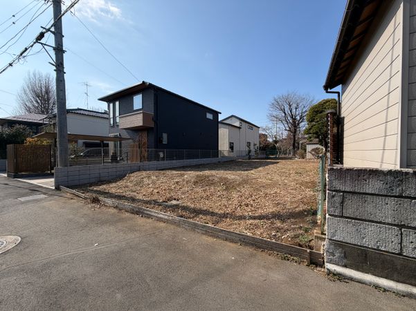 さいたま市北区盆栽町 前面道路含む外観