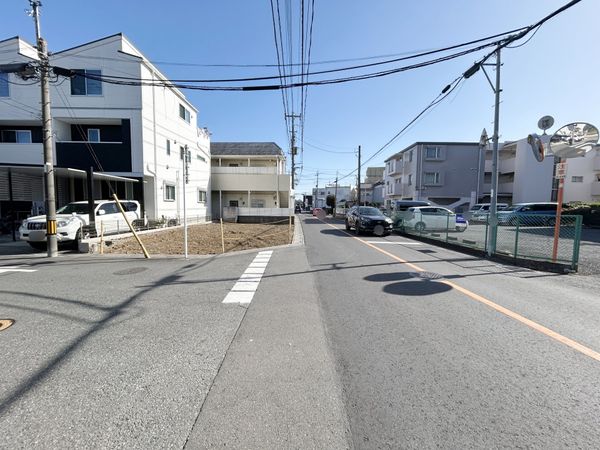 さいたま市大宮区上小町 前面道路含む外観