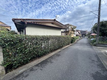 前面道路含む外観