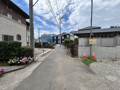 前面道路含む外観