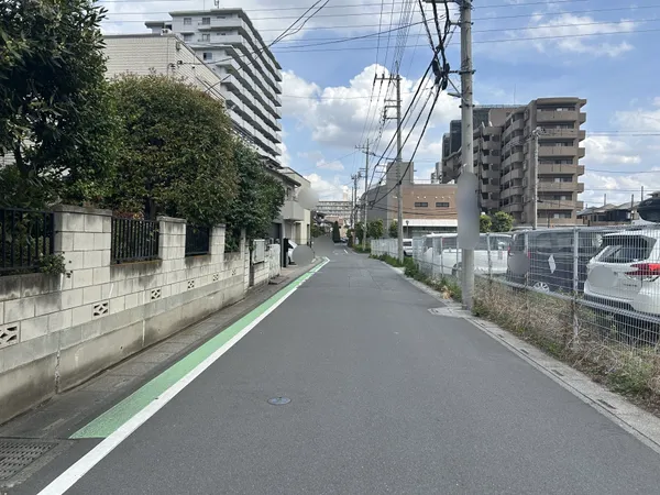 南東側前面道路