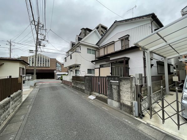 さいたま市西区大字高木 前面道路含む外観