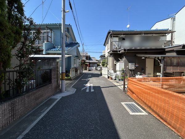前面道路含む外観