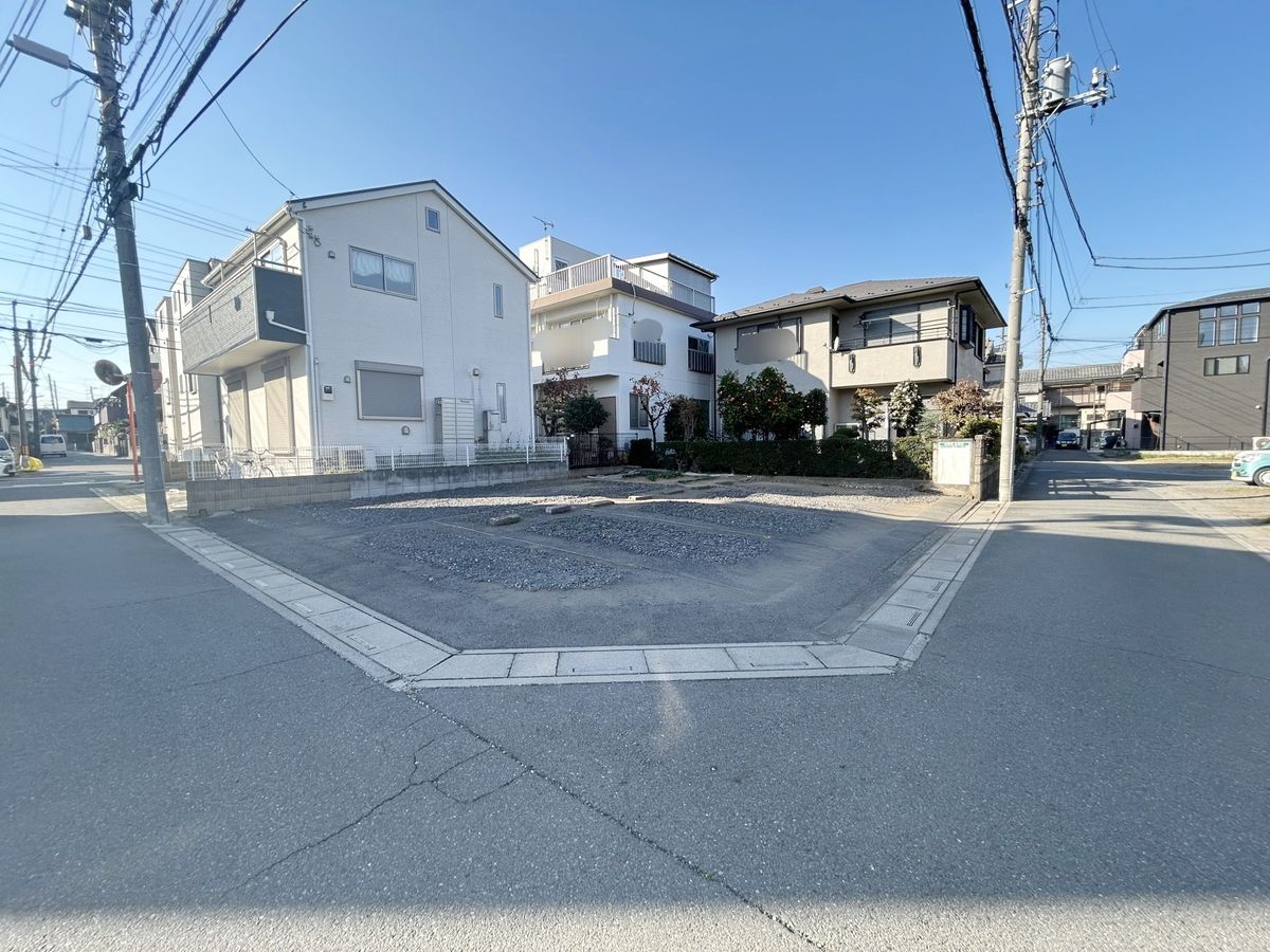 前面道路含む外観