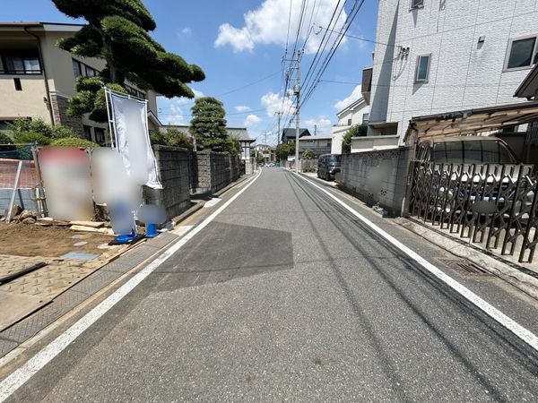 さいたま市大宮区堀の内町3丁目 2号棟 前面道路含む外観 さいたま市大宮区堀の内町3丁目 2号棟 前面道路含む外観