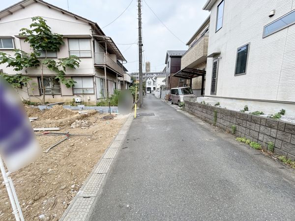 前面道路含む外観
