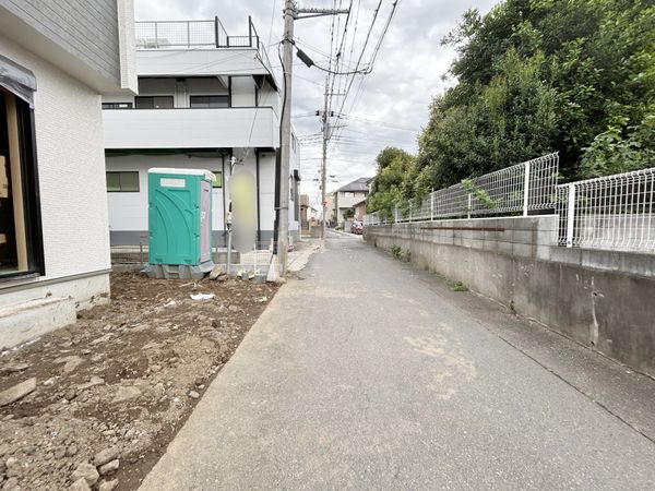 さいたま市見沼区大和田町1丁目 前面道路含む外観