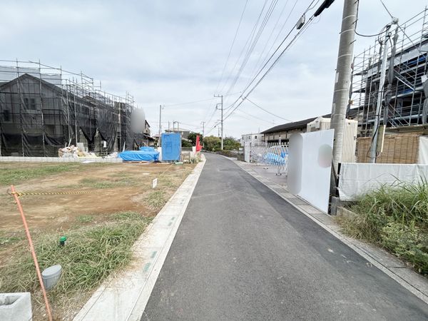 さいたま市西区三橋6丁目 F号棟 前面道路含む外観 さいたま市西区三橋6丁目 F号棟 前面道路含む外観