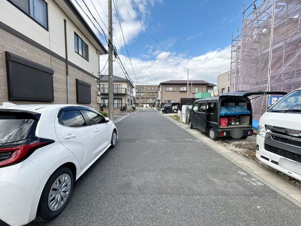 さいたま市北区吉野町2丁目 4号棟 前面道路含む外観 さいたま市北区吉野町2丁目 4号棟 前面道路含む外観