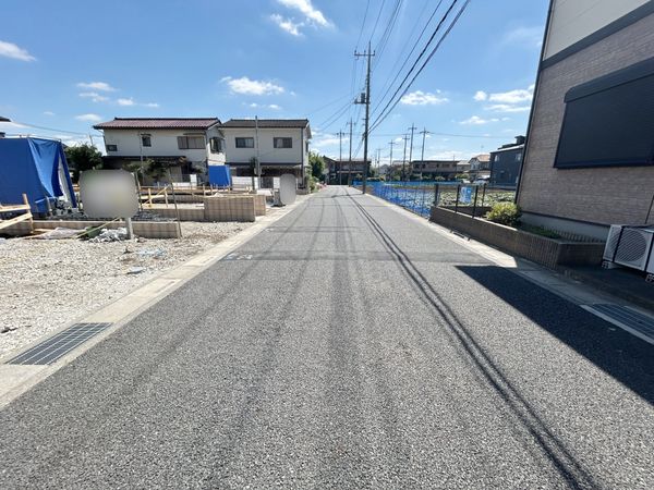 さいたま市北区吉野町2丁目 3号棟 前面道路含む外観 さいたま市北区吉野町2丁目 3号棟 前面道路含む外観