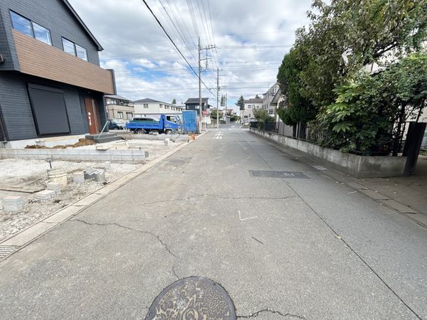 さいたま市北区吉野町2丁目 A号棟 前面道路含む外観 さいたま市北区吉野町2丁目 A号棟 前面道路含む外観