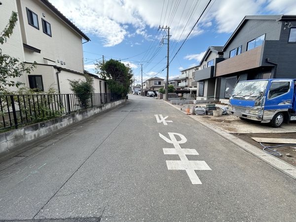 さいたま市北区吉野町2丁目 C号棟 前面道路含む外観 さいたま市北区吉野町2丁目 C号棟 前面道路含む外観