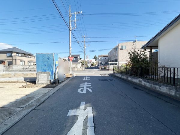 さいたま市北区吉野町2丁目 C号棟 前面道路含む外観 さいたま市北区吉野町2丁目 C号棟 前面道路含む外観