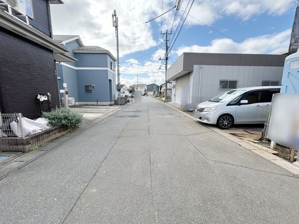 さいたま市北区吉野町2丁目 B号棟 前面道路含む外観 さいたま市北区吉野町2丁目 B号棟 前面道路含む外観