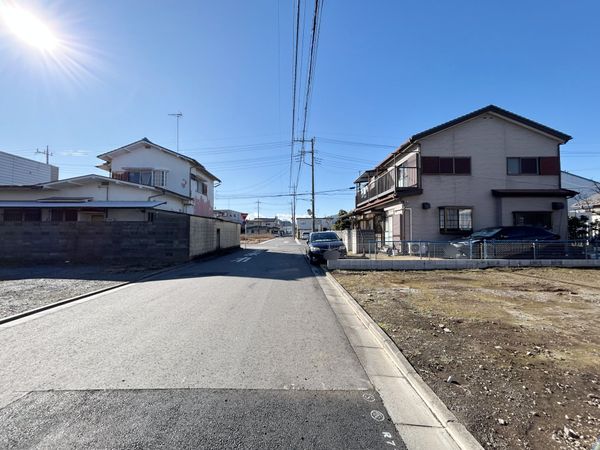 さいたま市北区吉野町2丁目 B号棟 前面道路含む外観 さいたま市北区吉野町2丁目 B号棟 前面道路含む外観