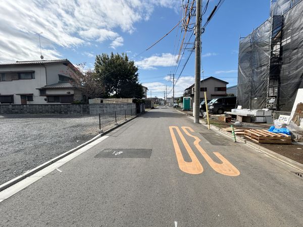 さいたま市北区吉野町2丁目 A号棟 前面道路含む外観 さいたま市北区吉野町2丁目 A号棟 前面道路含む外観