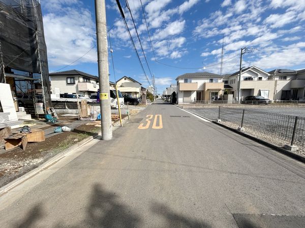 さいたま市北区吉野町2丁目 D号棟 前面道路含む外観 さいたま市北区吉野町2丁目 D号棟 前面道路含む外観
