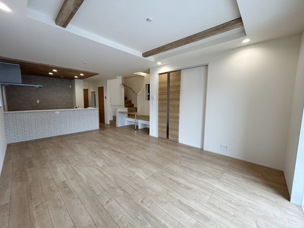さいたま市北区東大成町2丁目 1号棟 リビング