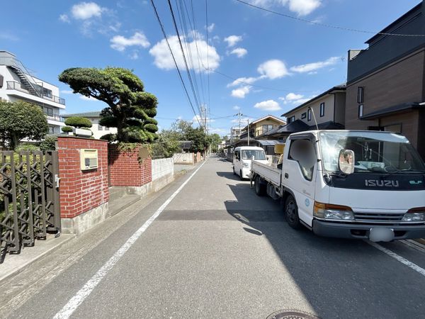 前面道路含む外観