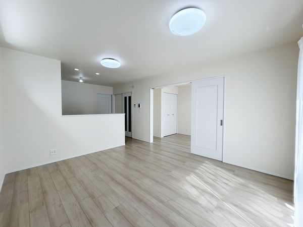 さいたま市見沼区大字御蔵 A号棟 リビング