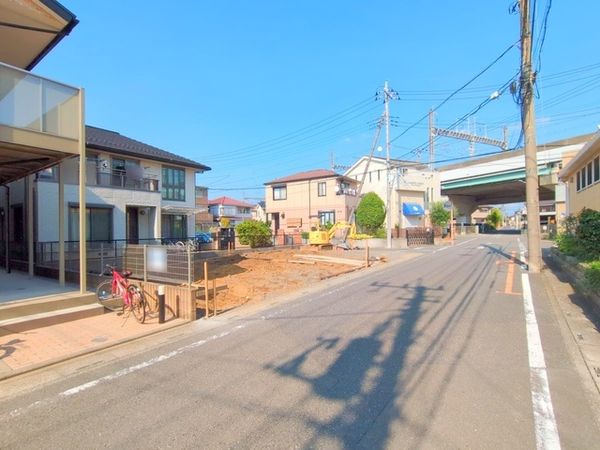 さいたま市北区宮原町2丁目 1号棟 前面道路含む外観 さいたま市北区宮原町2丁目 1号棟 前面道路含む外観