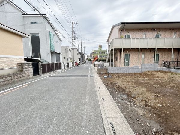 さいたま市北区宮原町2丁目 1号棟 前面道路含む外観 さいたま市北区宮原町2丁目 1号棟 前面道路含む外観
