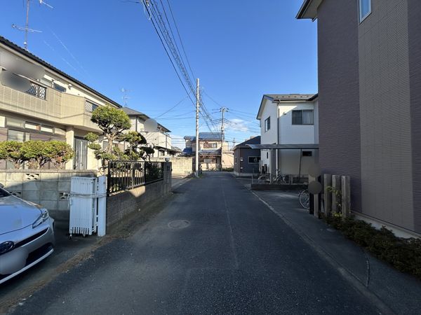 さいたま市西区三橋5丁目 前面道路含む外観 さいたま市西区三橋5丁目 前面道路含む外観