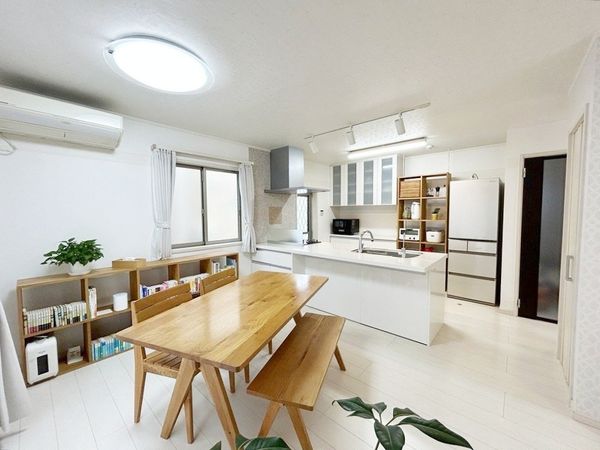 さいたま市見沼区大字南中丸 リビング