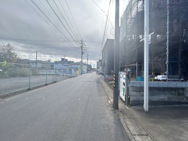 さいたま市大宮区上小町 2号棟 前面道路含む外観
