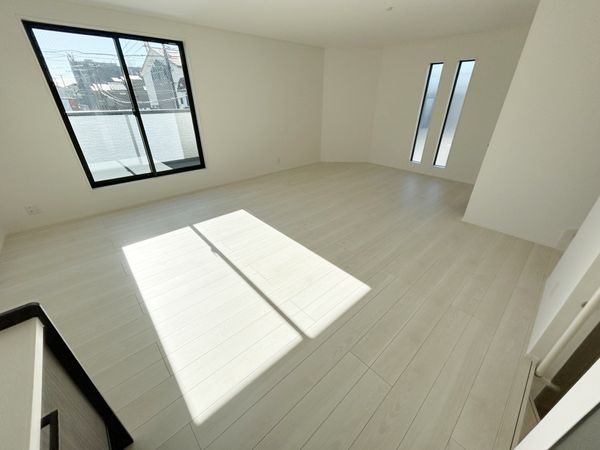 さいたま市北区櫛引町2丁目 2号棟 リビング