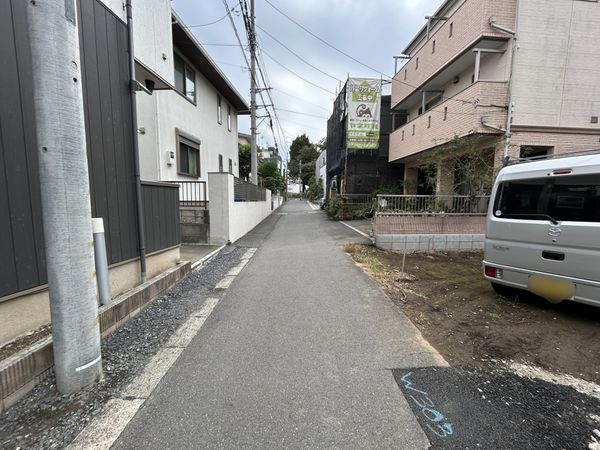 さいたま市北区盆栽町 C号棟 前面道路含む外観 さいたま市北区盆栽町 C号棟 前面道路含む外観