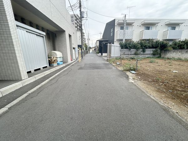 さいたま市大宮区大成町1丁目 1号棟 前面道路含む外観 さいたま市大宮区大成町1丁目 1号棟 前面道路含む外観