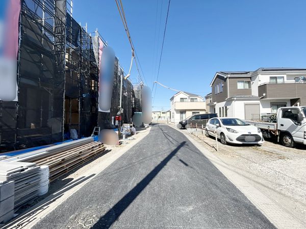 さいたま市西区大字土屋 4号棟 前面道路含む外観