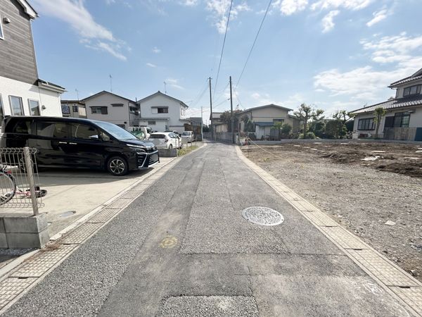 さいたま市西区大字土屋 2号棟 前面道路含む外観 さいたま市西区大字土屋 2号棟 前面道路含む外観