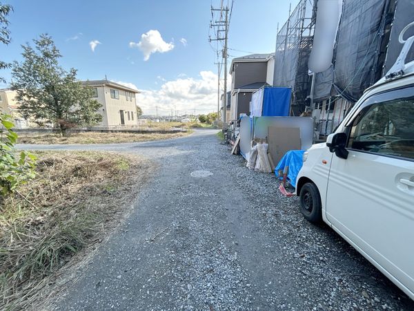 前面道路含む外観
