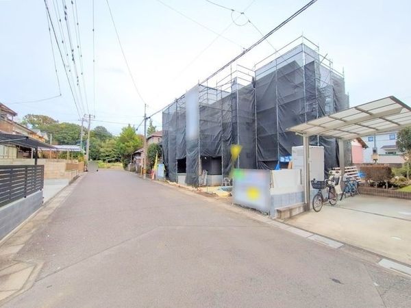 西区大字中釘 1号棟 前面道路含む外観 前面道路含む外観