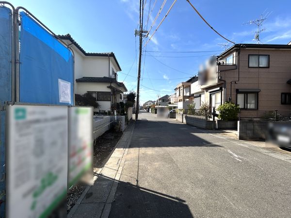 さいたま市北区吉野町1丁目 1号棟 前面道路含む外観 さいたま市北区吉野町1丁目 1号棟 前面道路含む外観