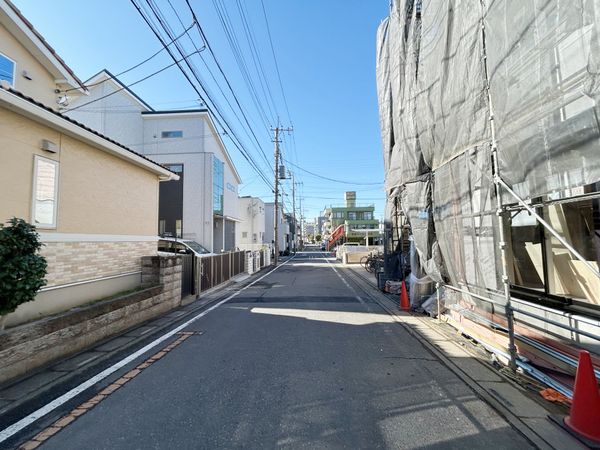 さいたま市北区宮原町2丁目 1号棟 前面道路含む外観 さいたま市北区宮原町2丁目 1号棟 前面道路含む外観